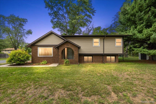 7710 RICHARDSON RD, WEST BLOOMFIELD, MI 48323 - Image 82f3ed85907d5af7595df30a6f524cda/3687024596