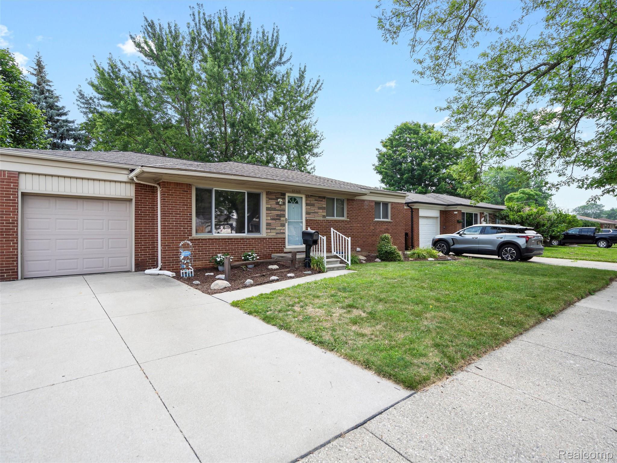 32360 Kelly Road