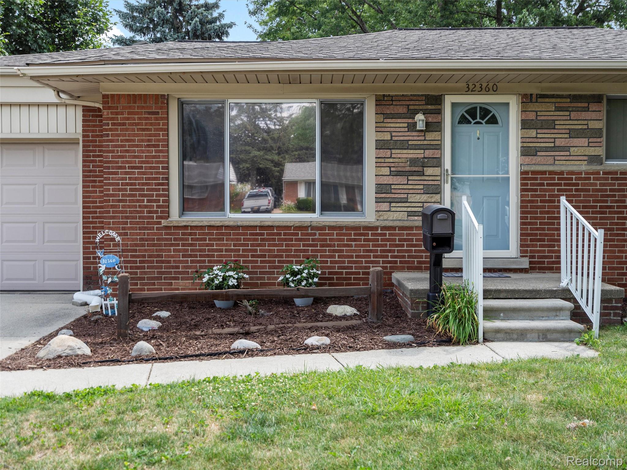 32360 Kelly Road