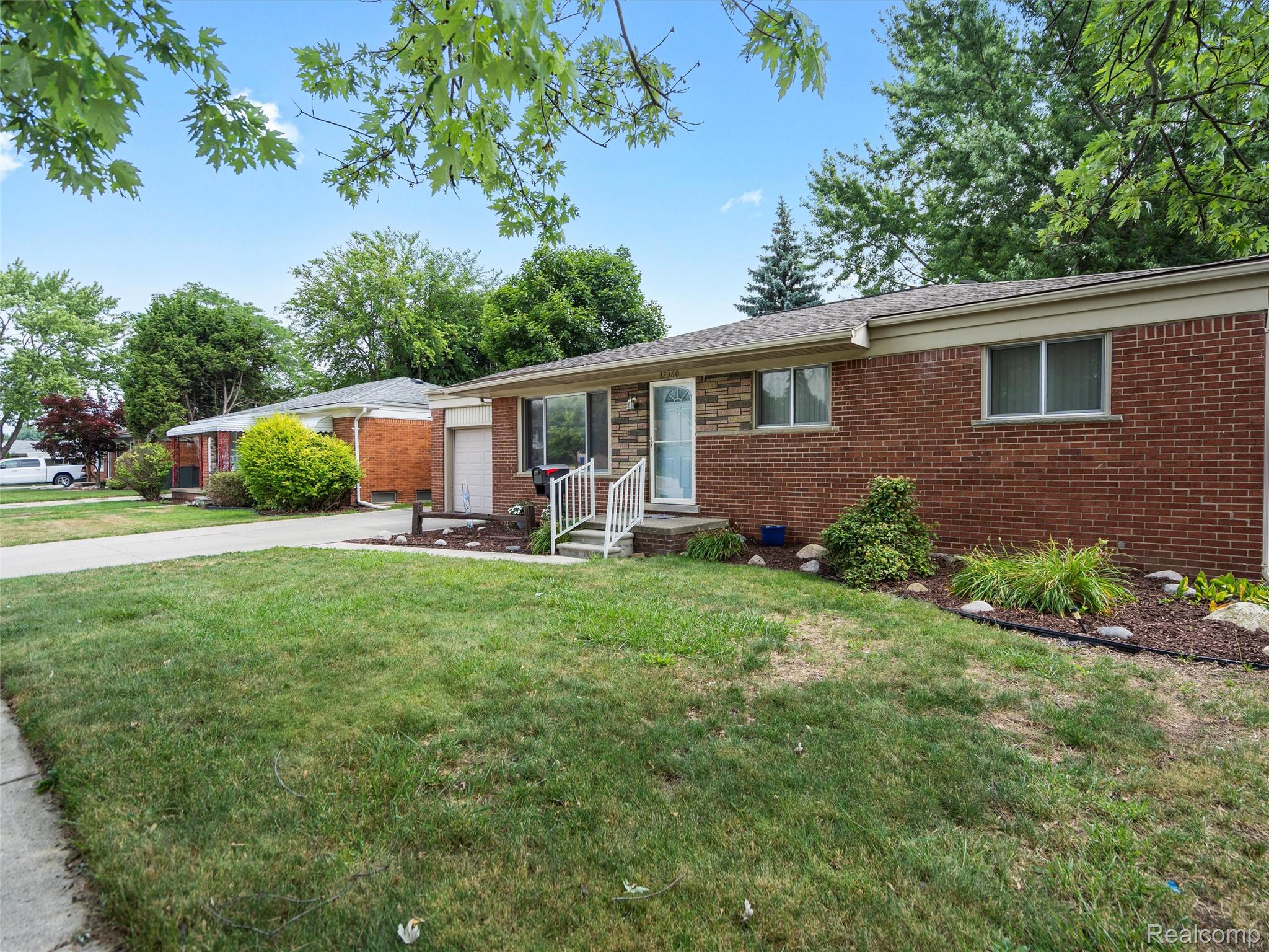 32360 Kelly Road