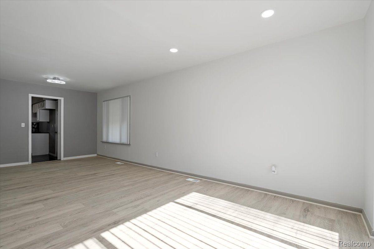 21078 MITCHELLDALE Avenue