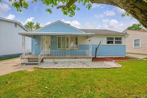 13967 Seminole Redford Charter Township MI 48239