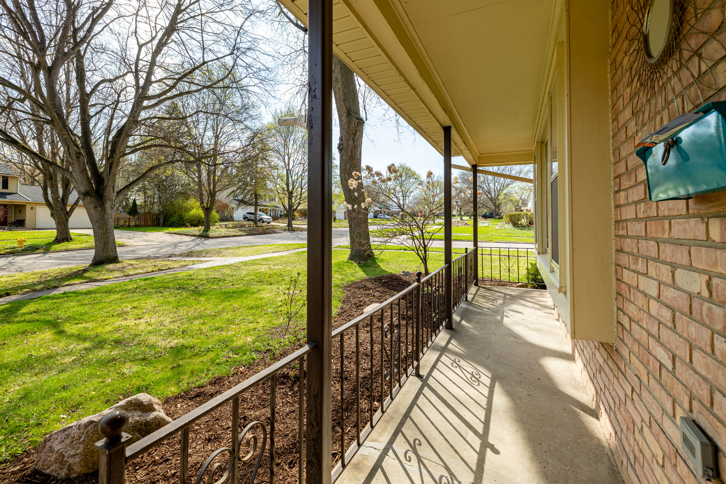 1942 Roosevelt Street