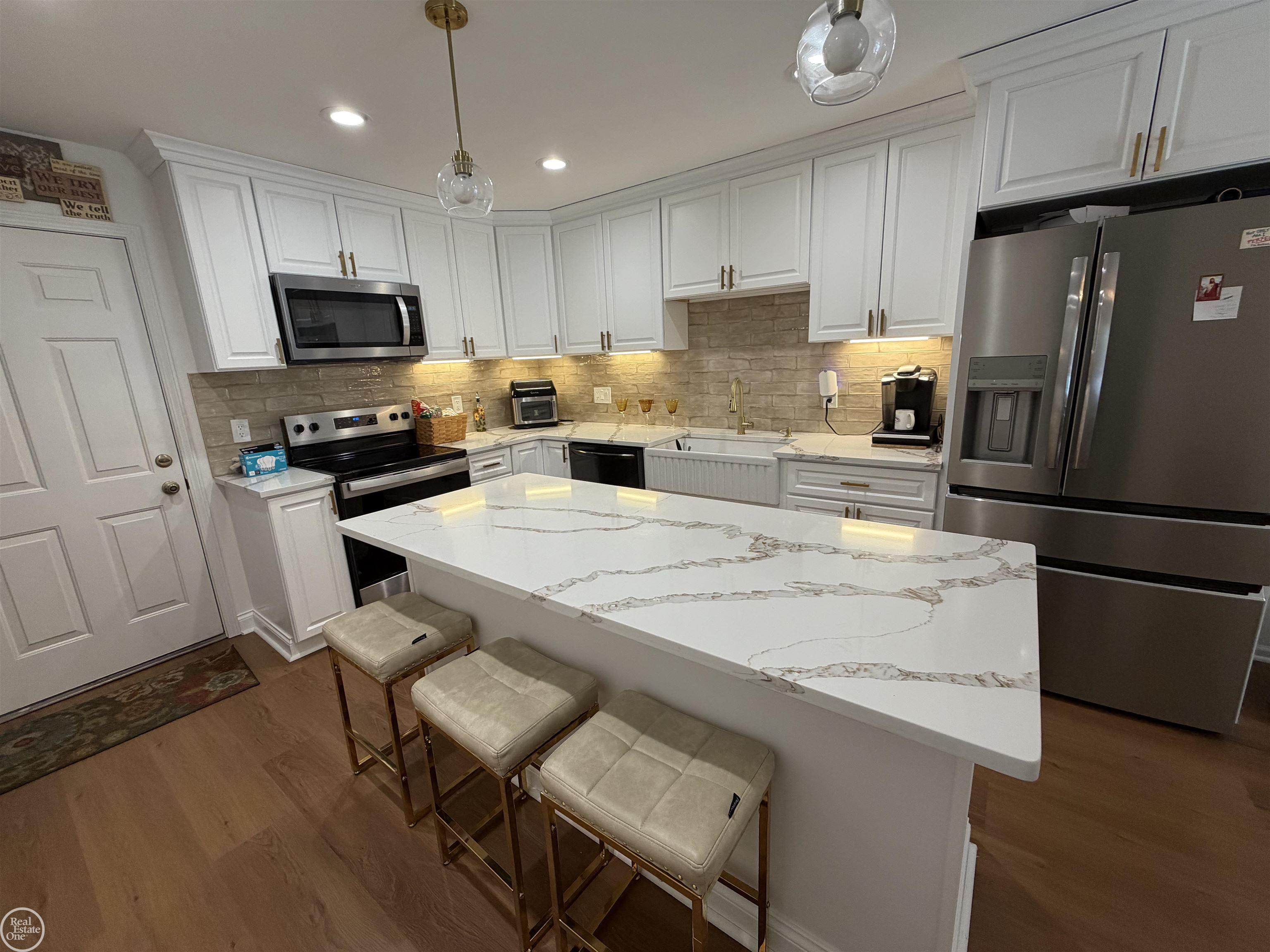 37884 N Laurel Park Drive