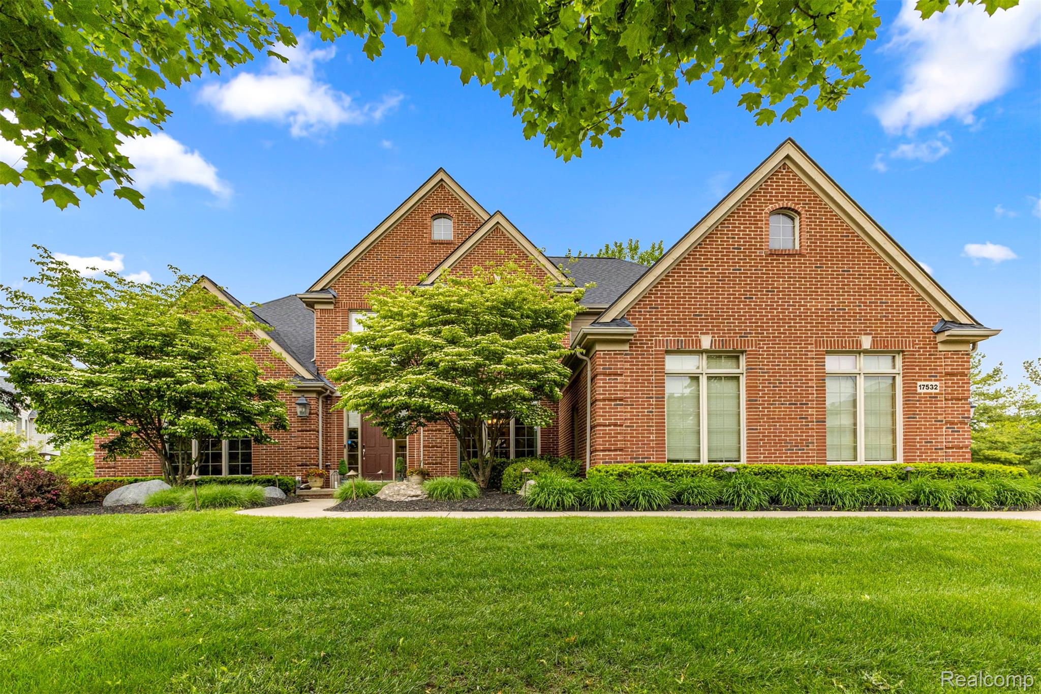 17532 Williamsburg Court