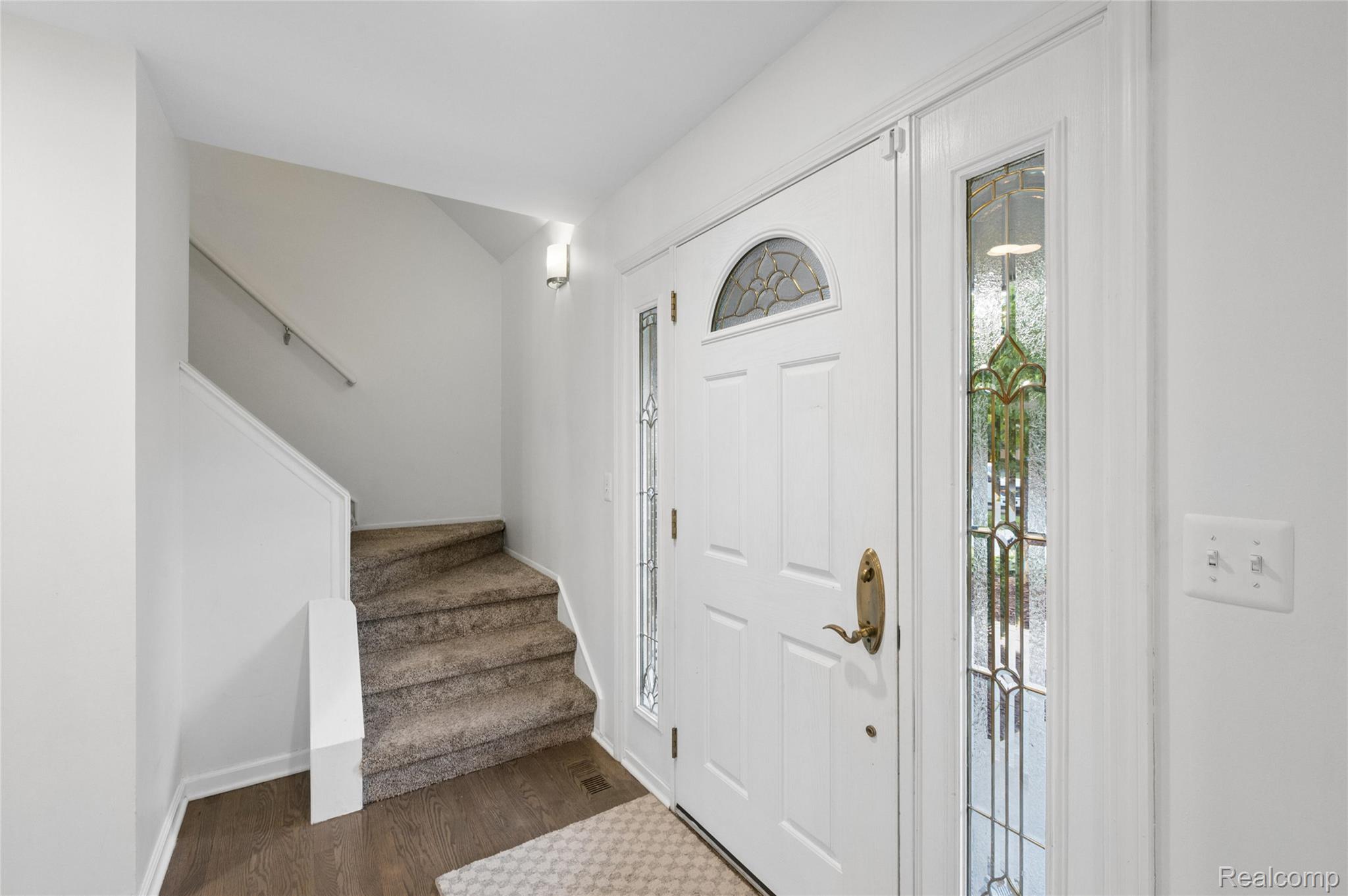33143 Oak Hollow Street