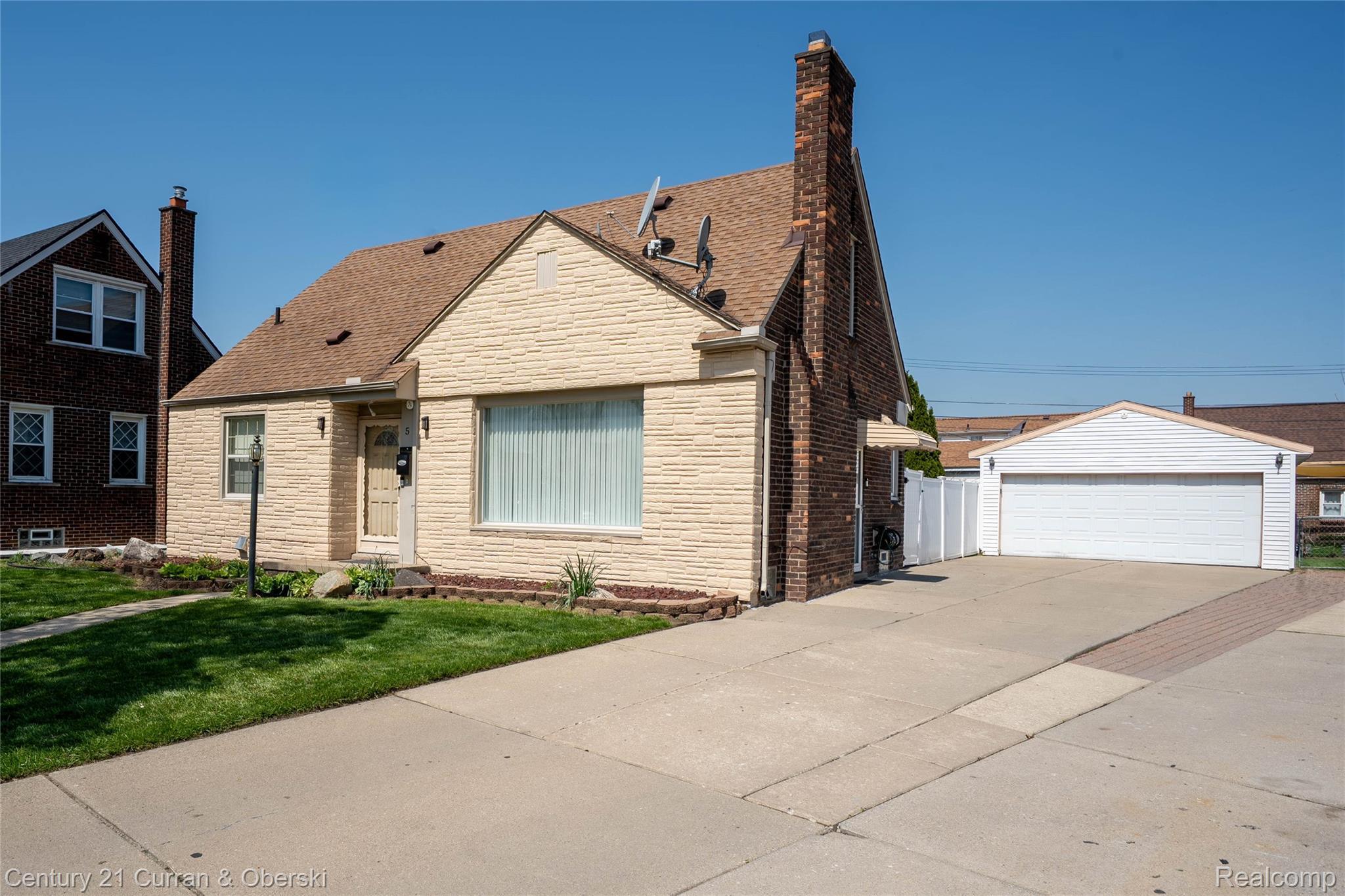 5 Barclay Court