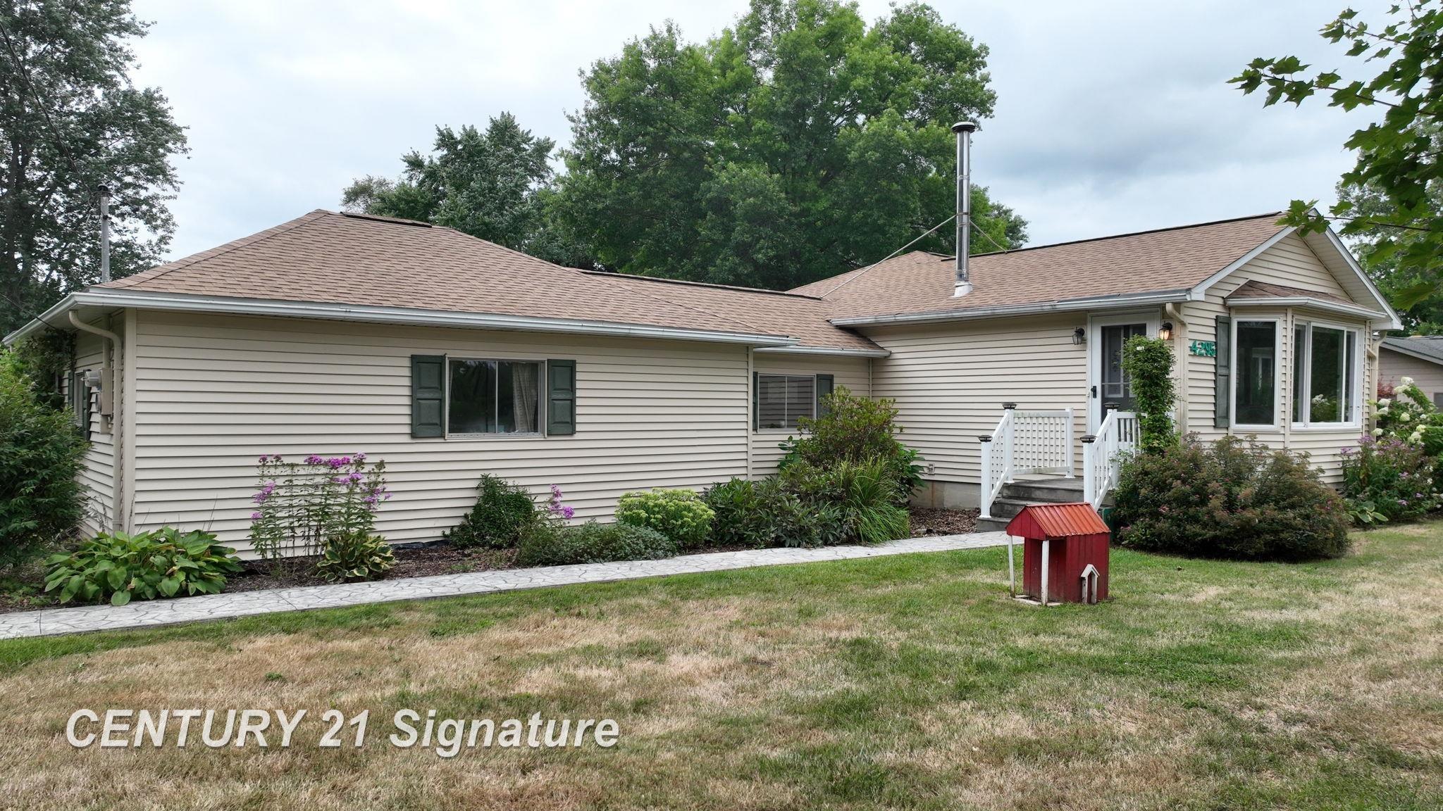 4295 W Maple Avenue