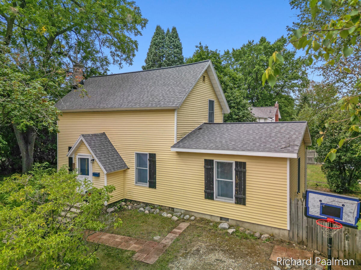 220 W Pere Marquette Street