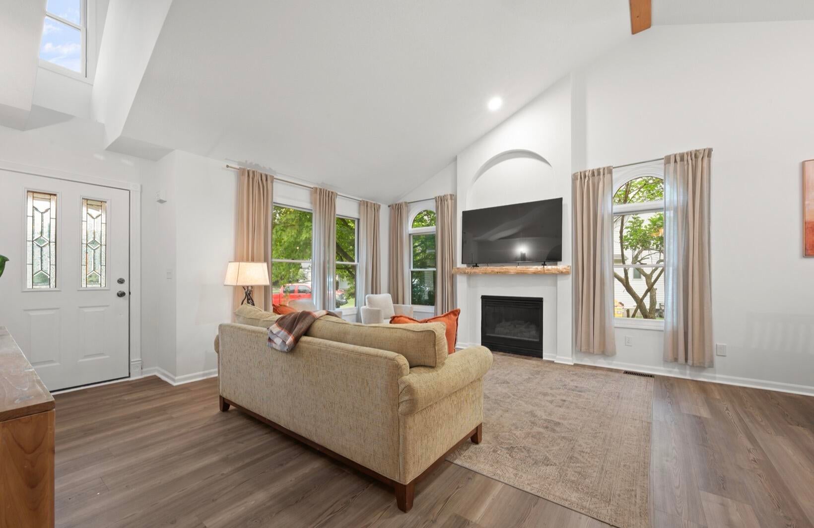 6401 Woodbrook Court