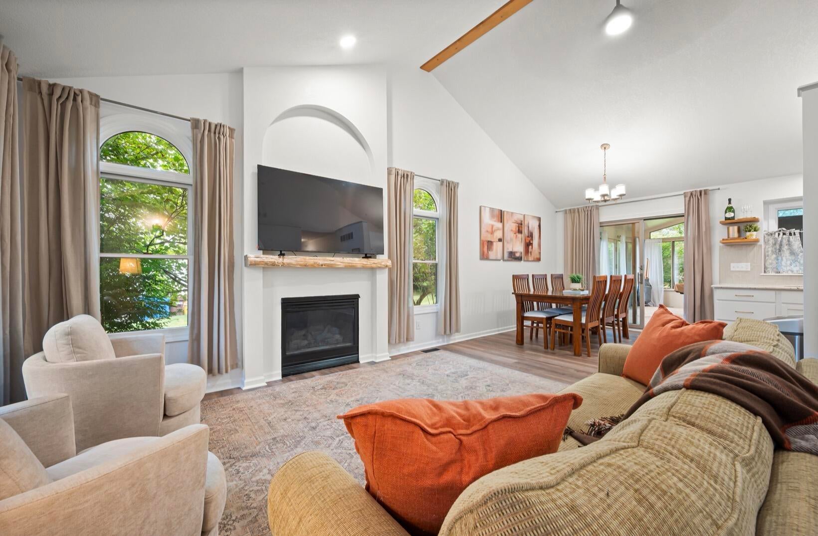 6401 Woodbrook Court