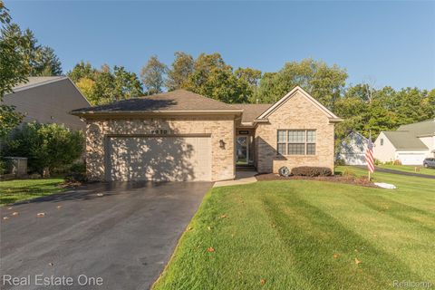 9970 Whispering Woods Drive Hamburg Township MI 48169