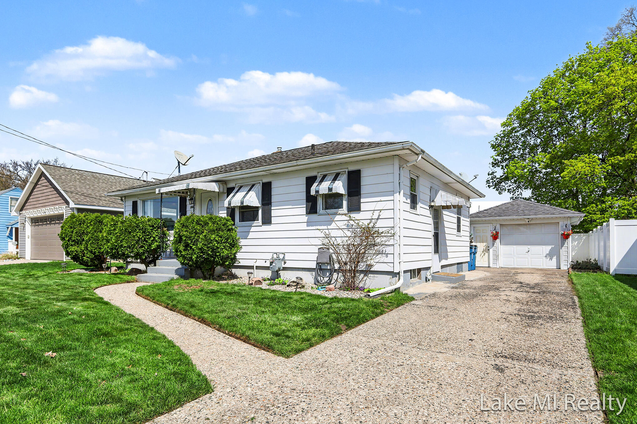 2884 Meyer Avenue SW