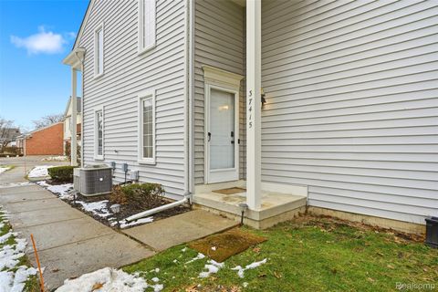 37415 Stonegate Circle Clinton Charter Township MI 48036