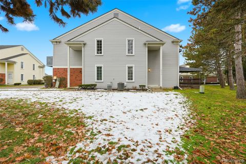 Tiny photo for 37415 Stonegate Circle, Clinton Charter Township, MI 48036 (MLS # 20251060542)