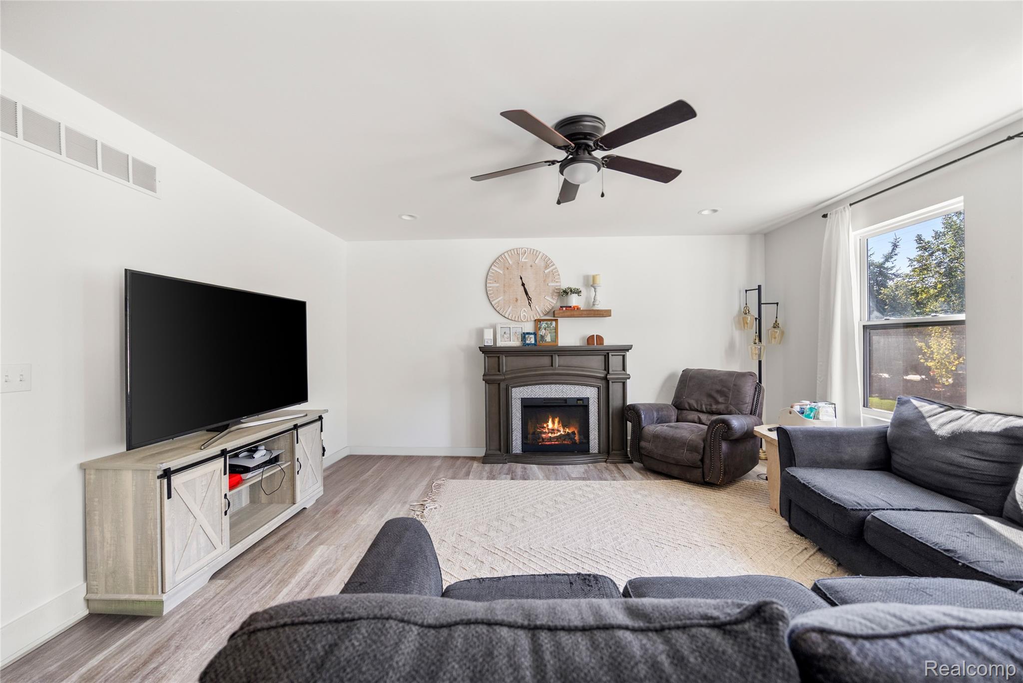 32202 Bradford Street