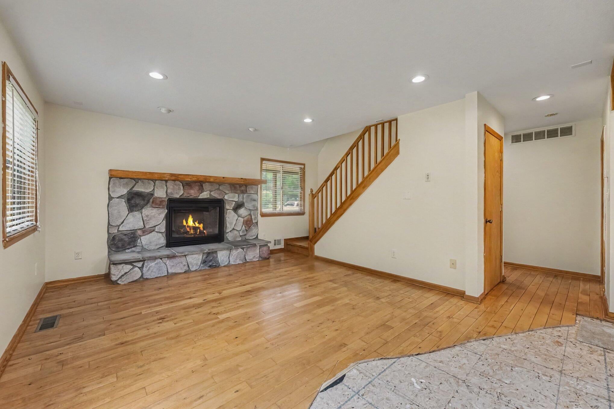 8885 Edgewater Drive