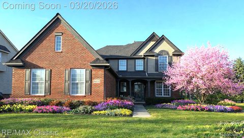 8410 Hummingbird Commerce Charter Township MI 48382