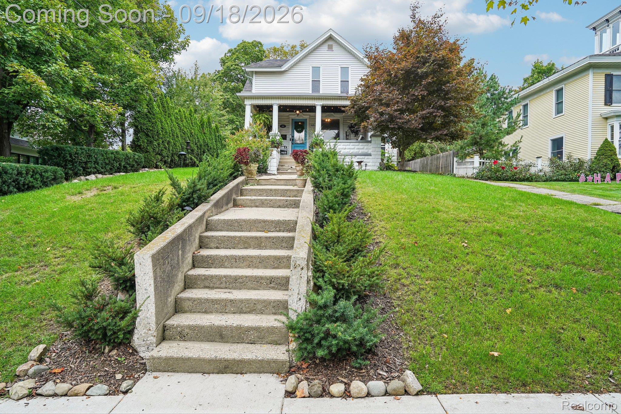 319 E Commerce Street