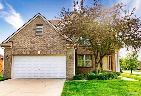 Photo of 49865 CRANBERRY CREEK Drive, Macomb Township, MI 48042 (MLS # 20261027933)