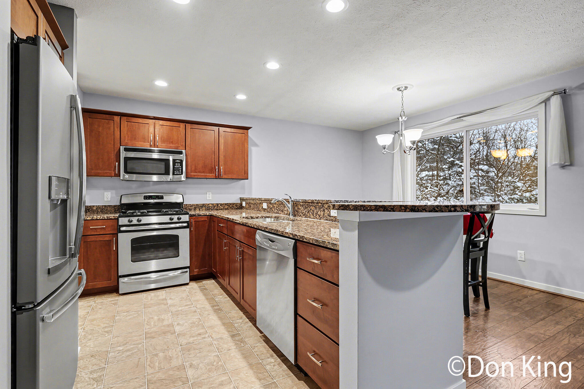 3037 Ledgestone Place NE