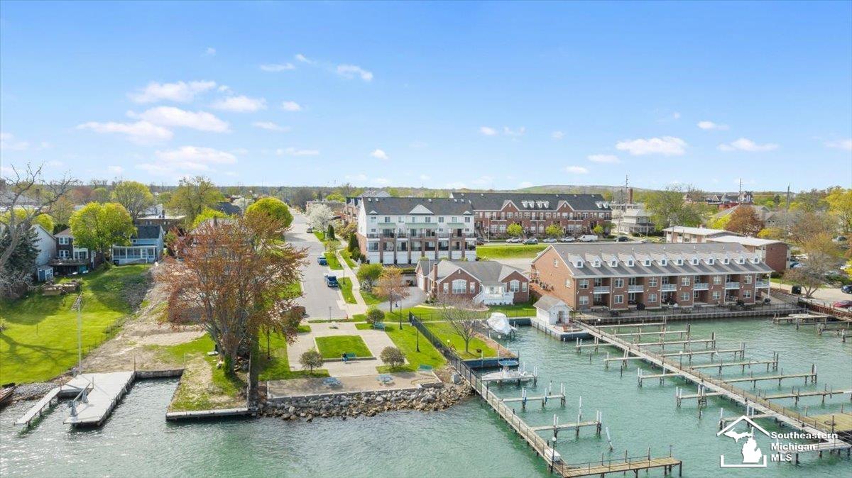 2767 Riverside Drive