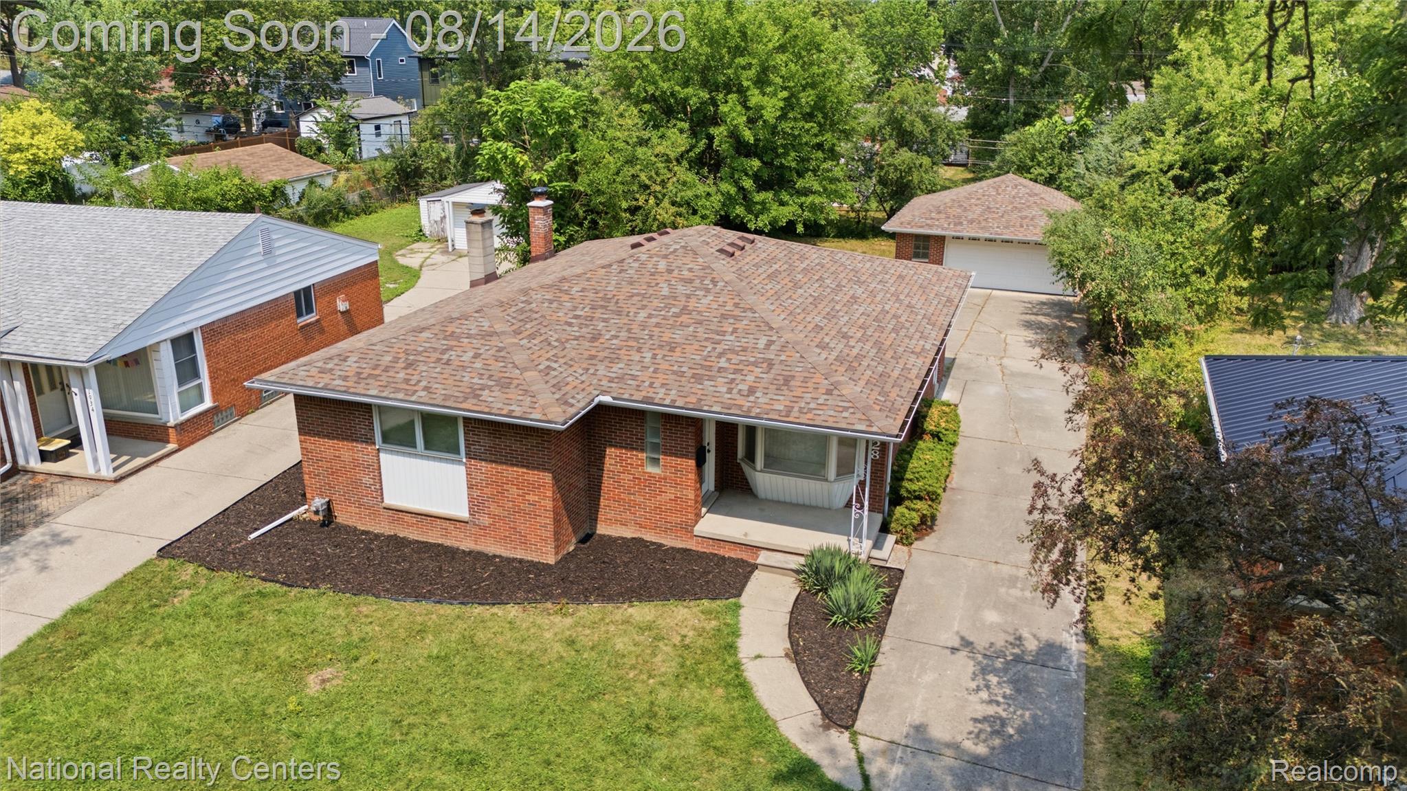 1928 Cresthill Avenue