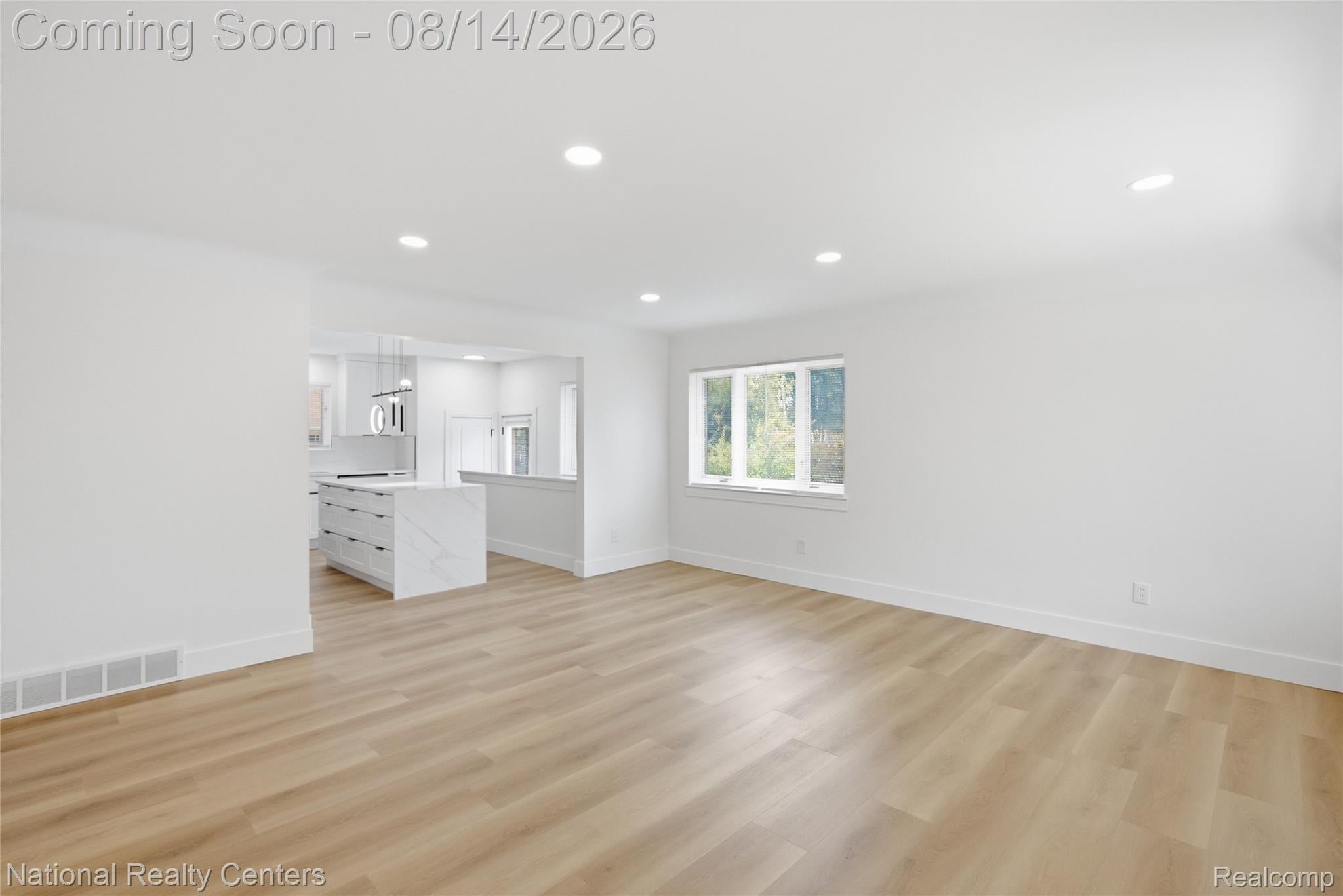 1928 Cresthill Avenue