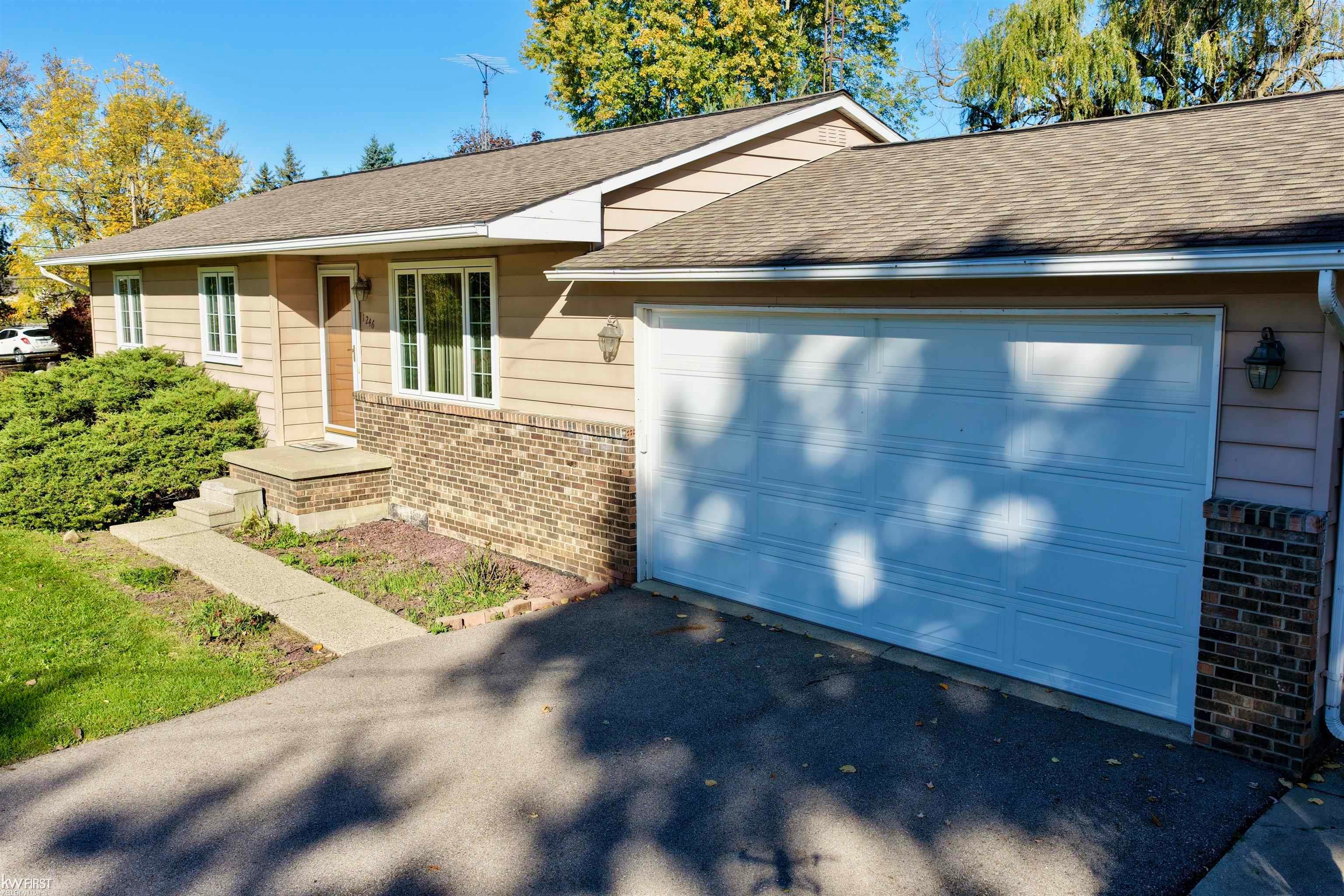1246 W Grand Blanc Road