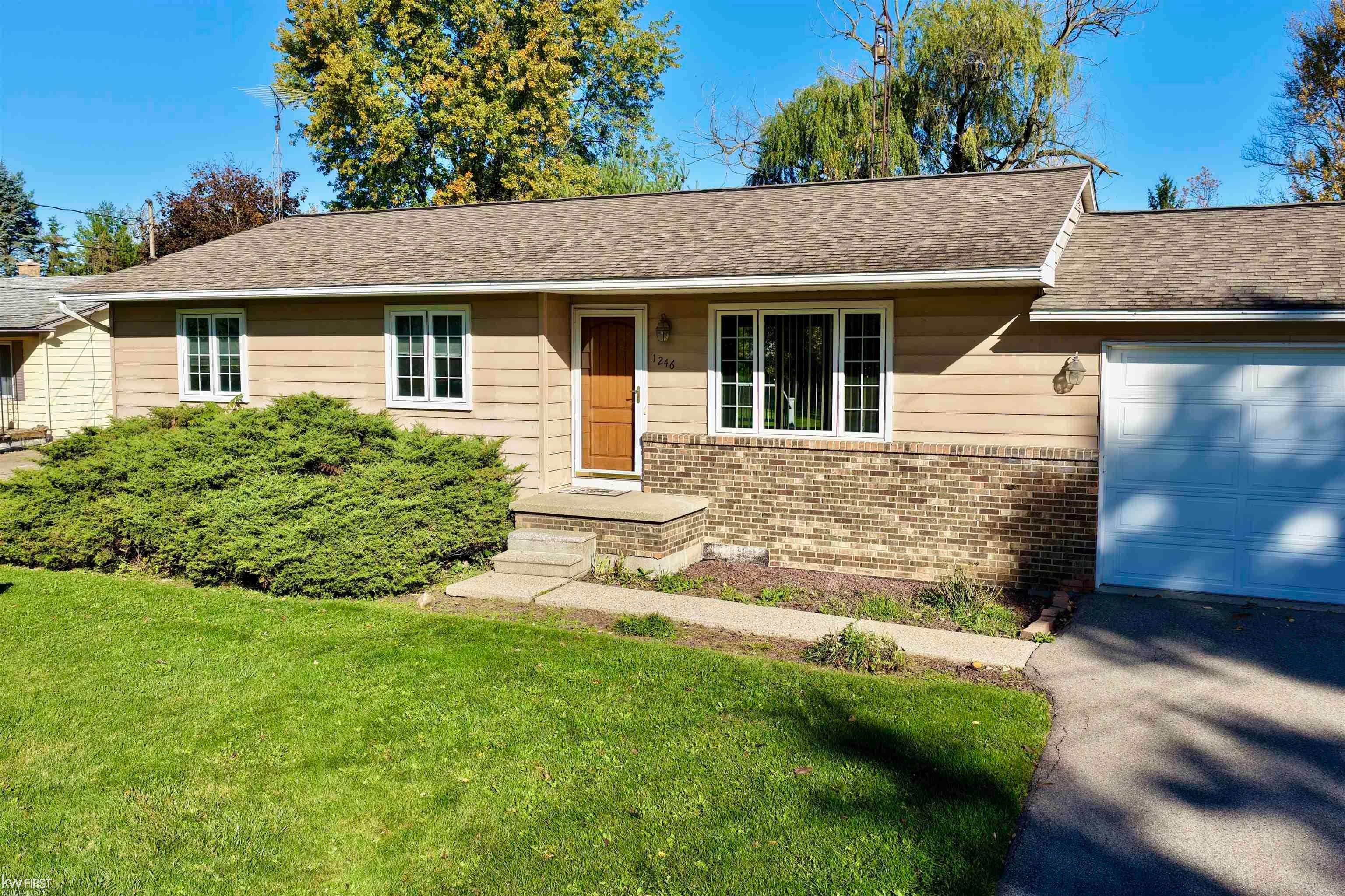 1246 W Grand Blanc Road