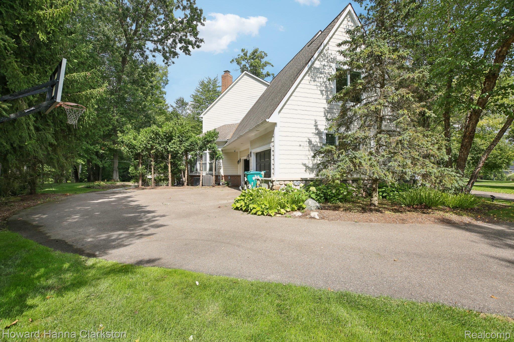 7651 Maple Ridge Court