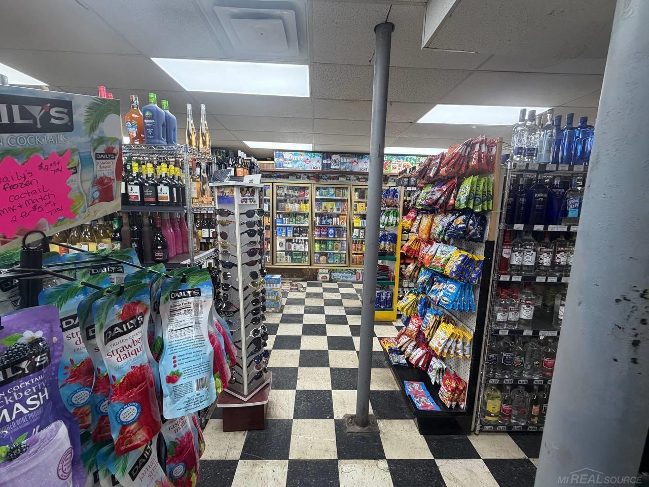 3391 orchard lake Road