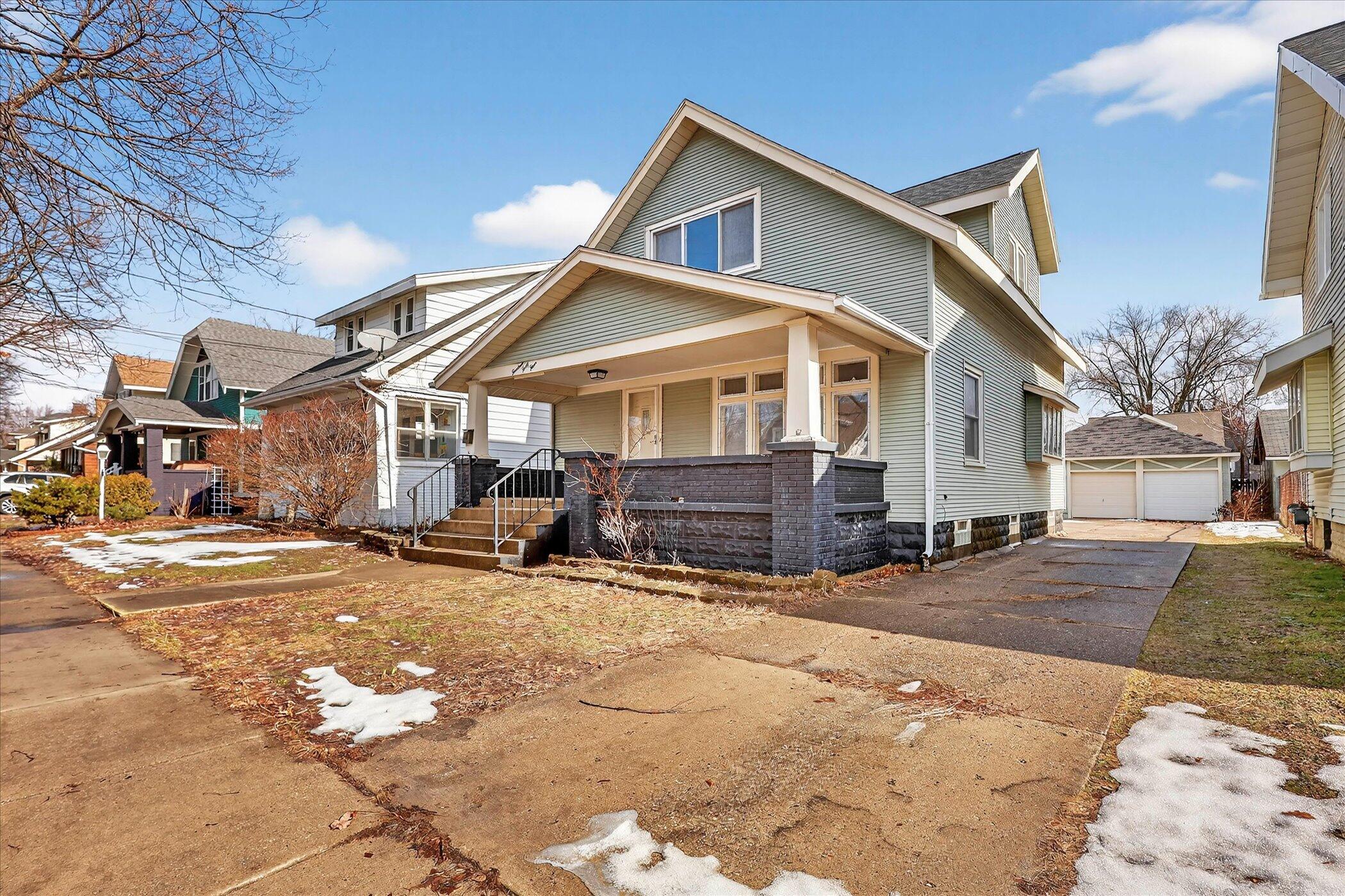 1444 Tamarack Avenue NW