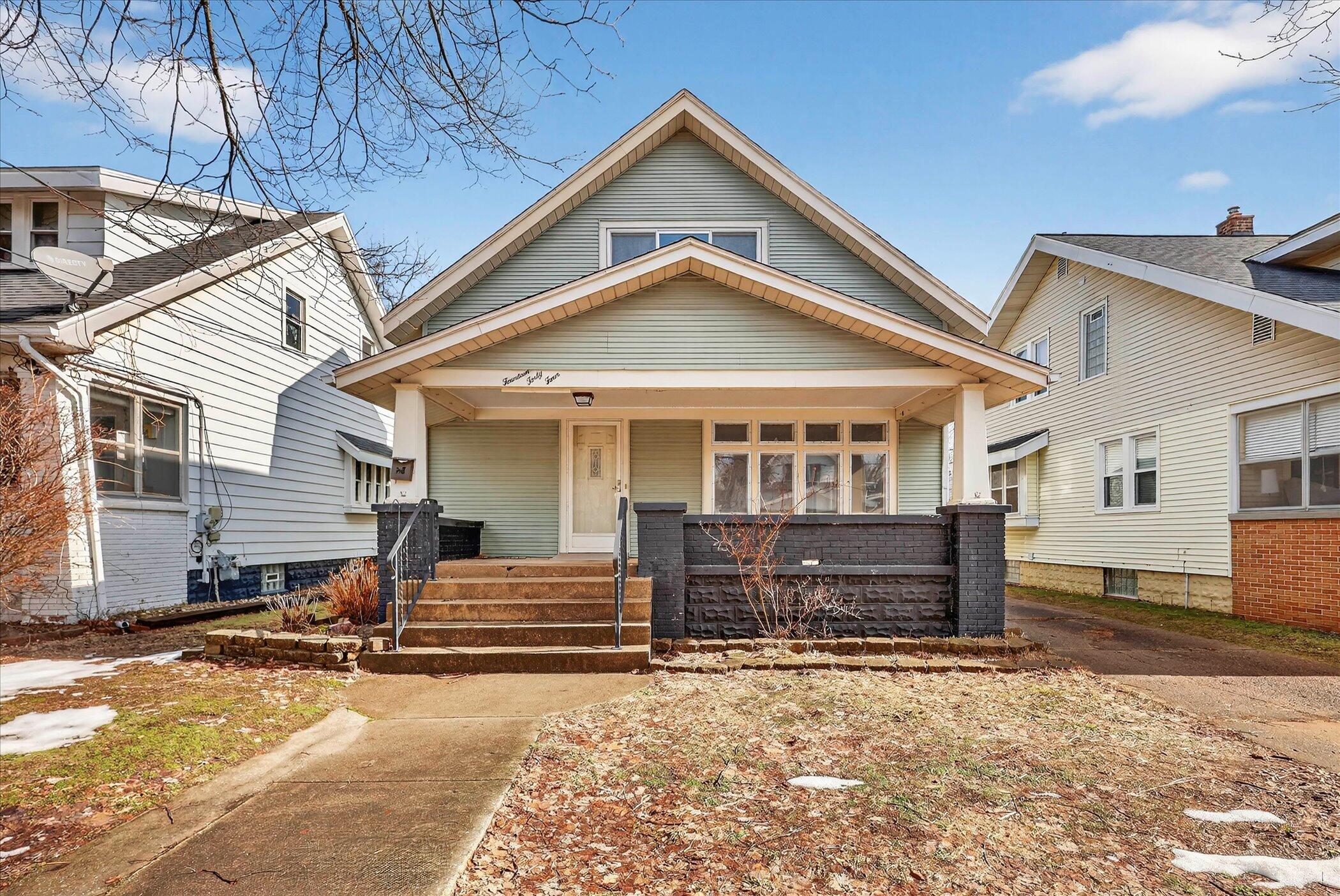 1444 Tamarack Avenue NW