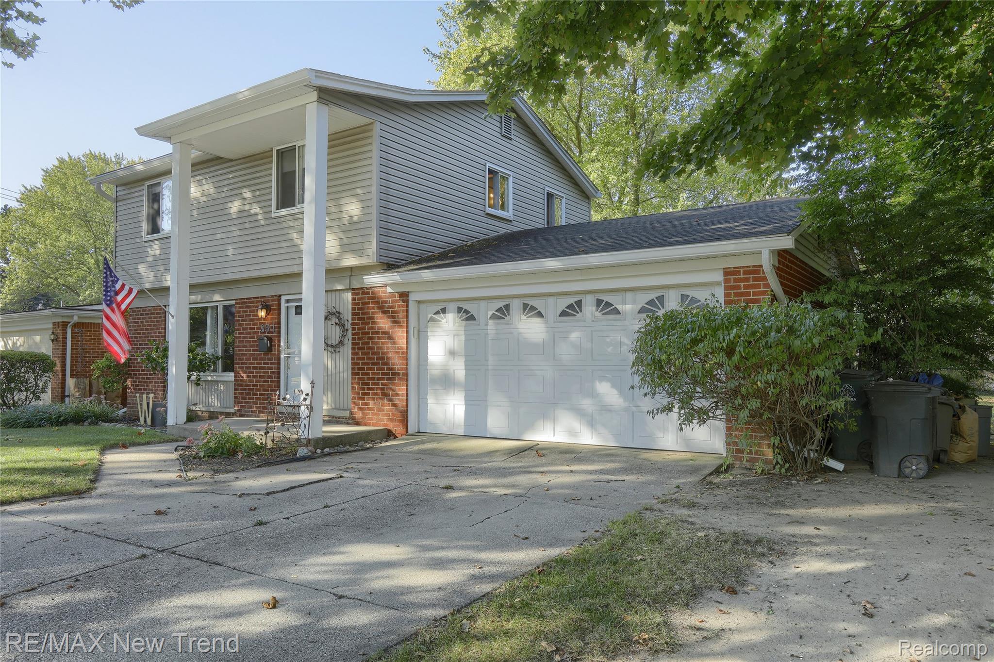851 N Webik Avenue