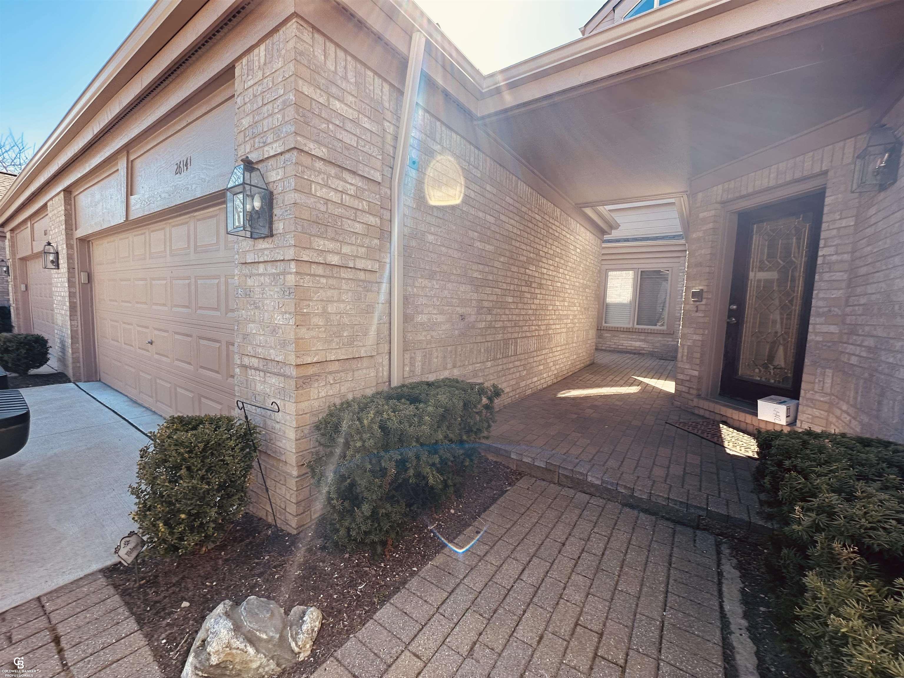 26141 N harbour pointe dr n Drive