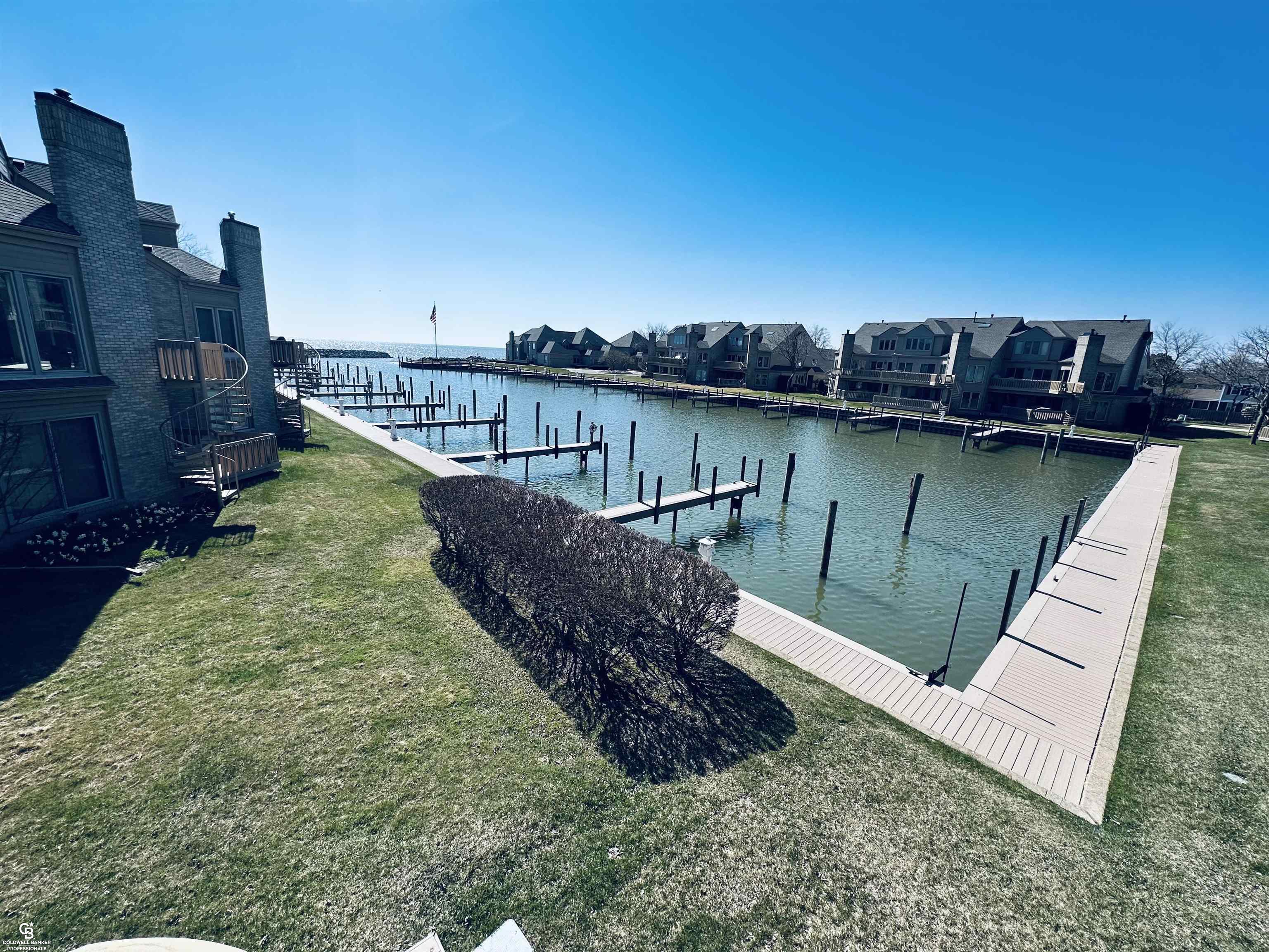 26141 N harbour pointe dr n Drive