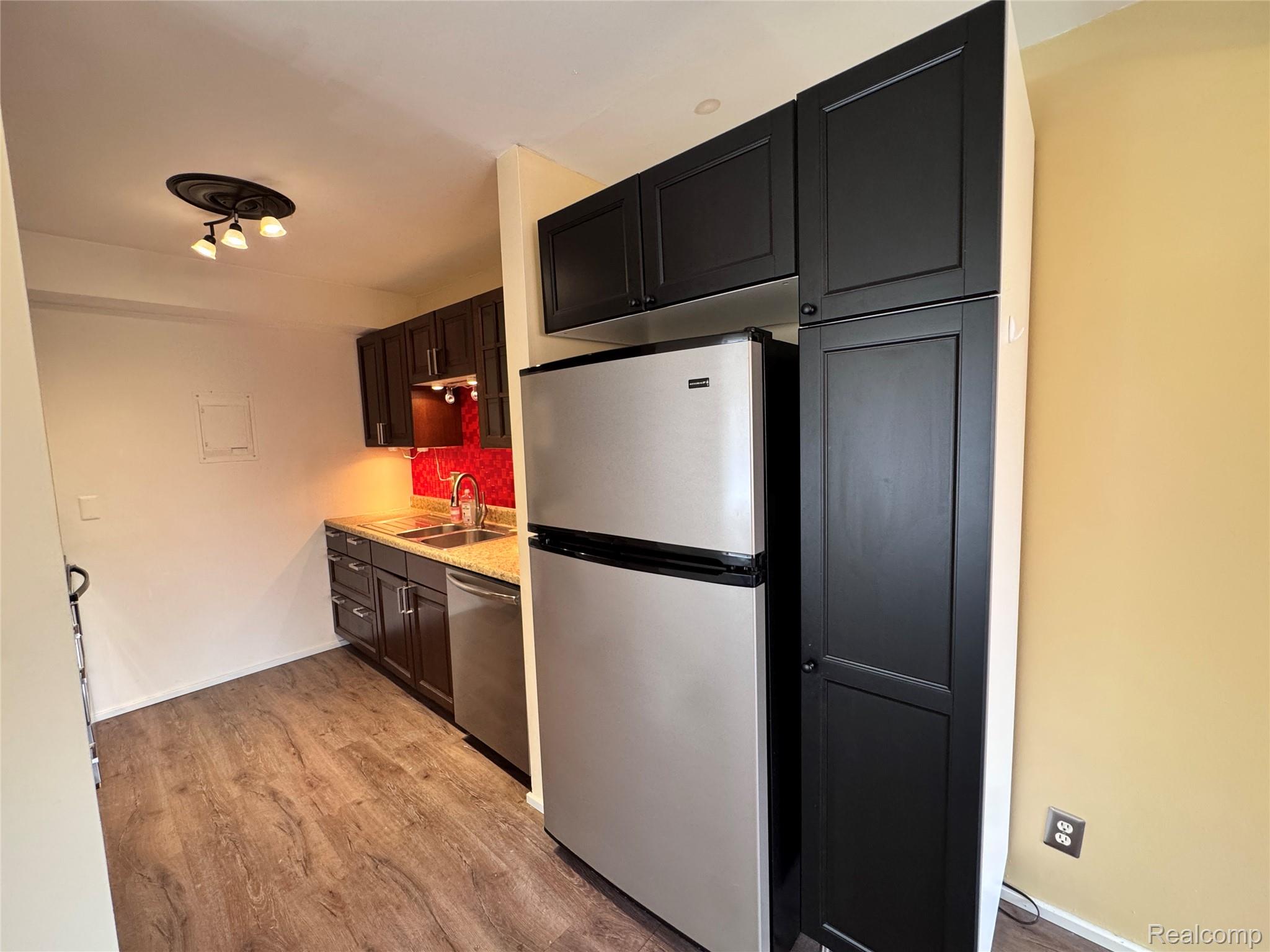 2150 Pauline Boulevard 203