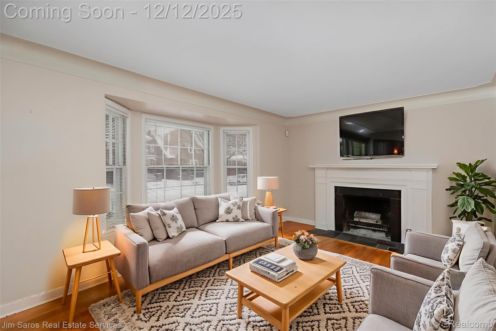 1328 Lakepointe Street