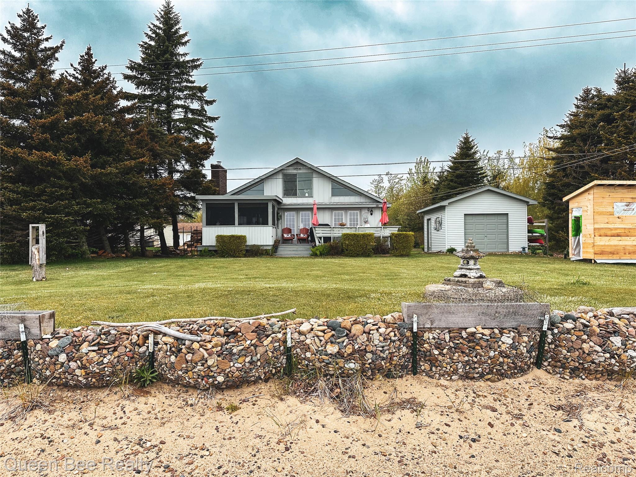 2109 S Lakeshore Road