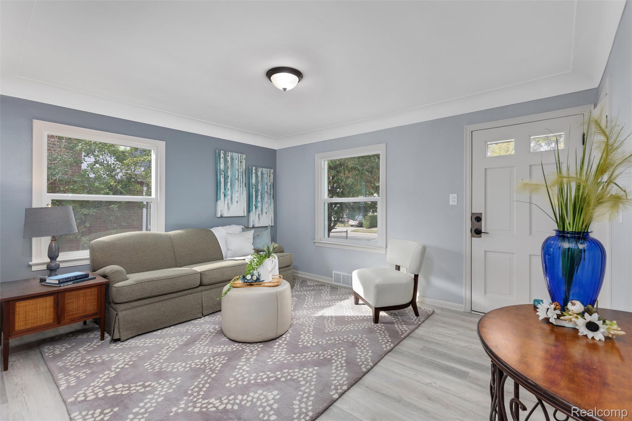 77 W Brickley Avenue