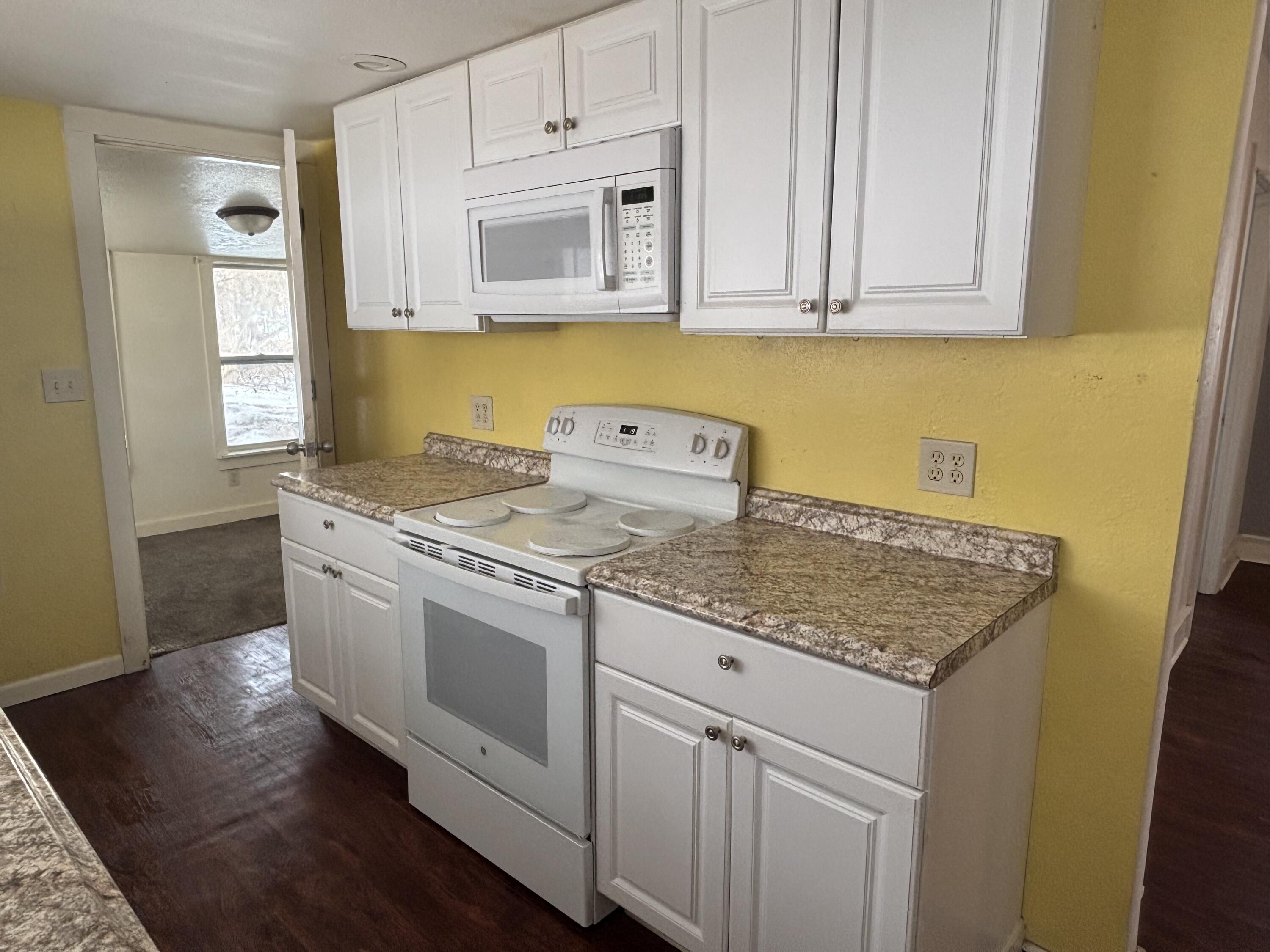 463 E Chicago Street