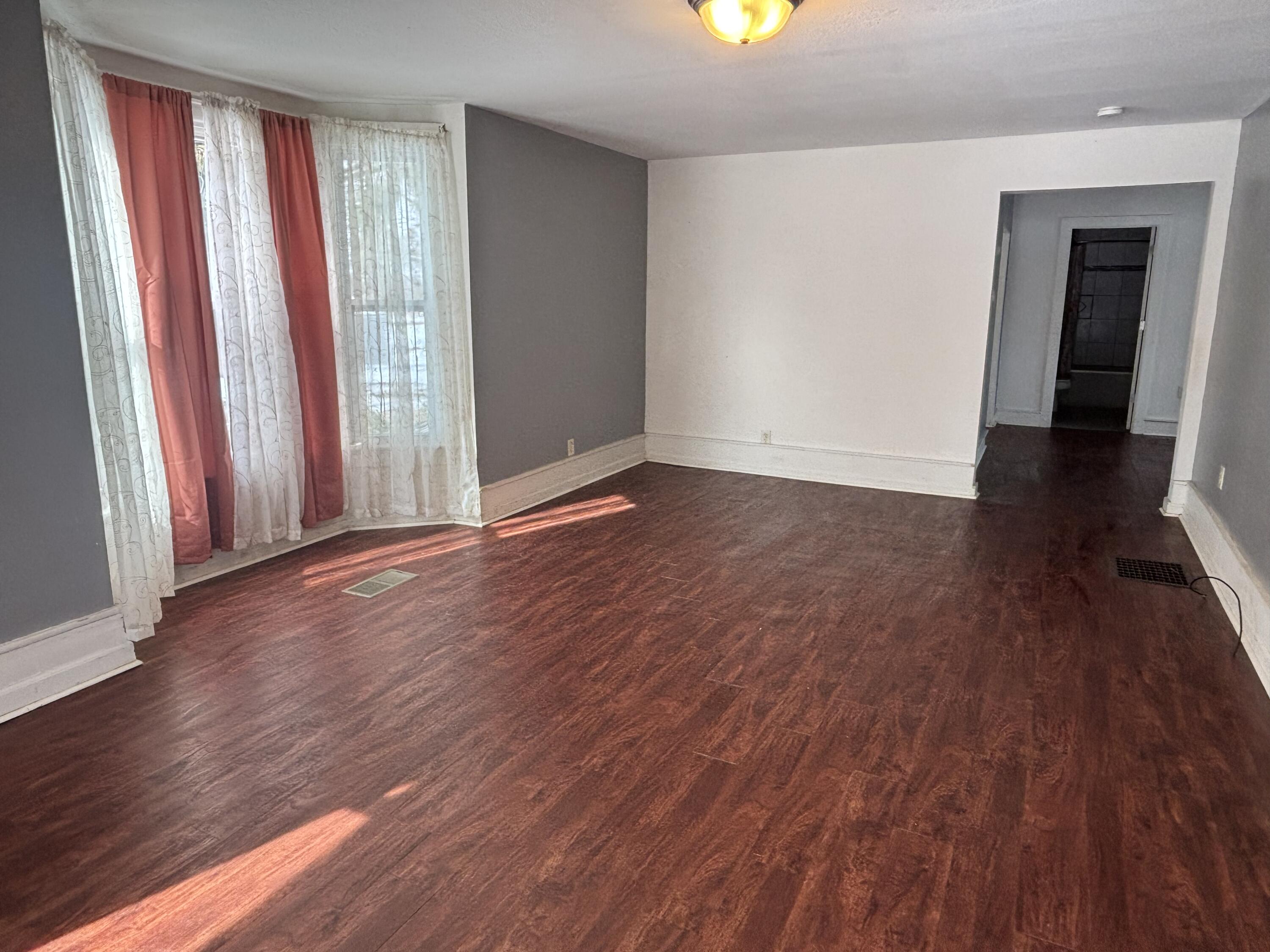 463 E Chicago Street