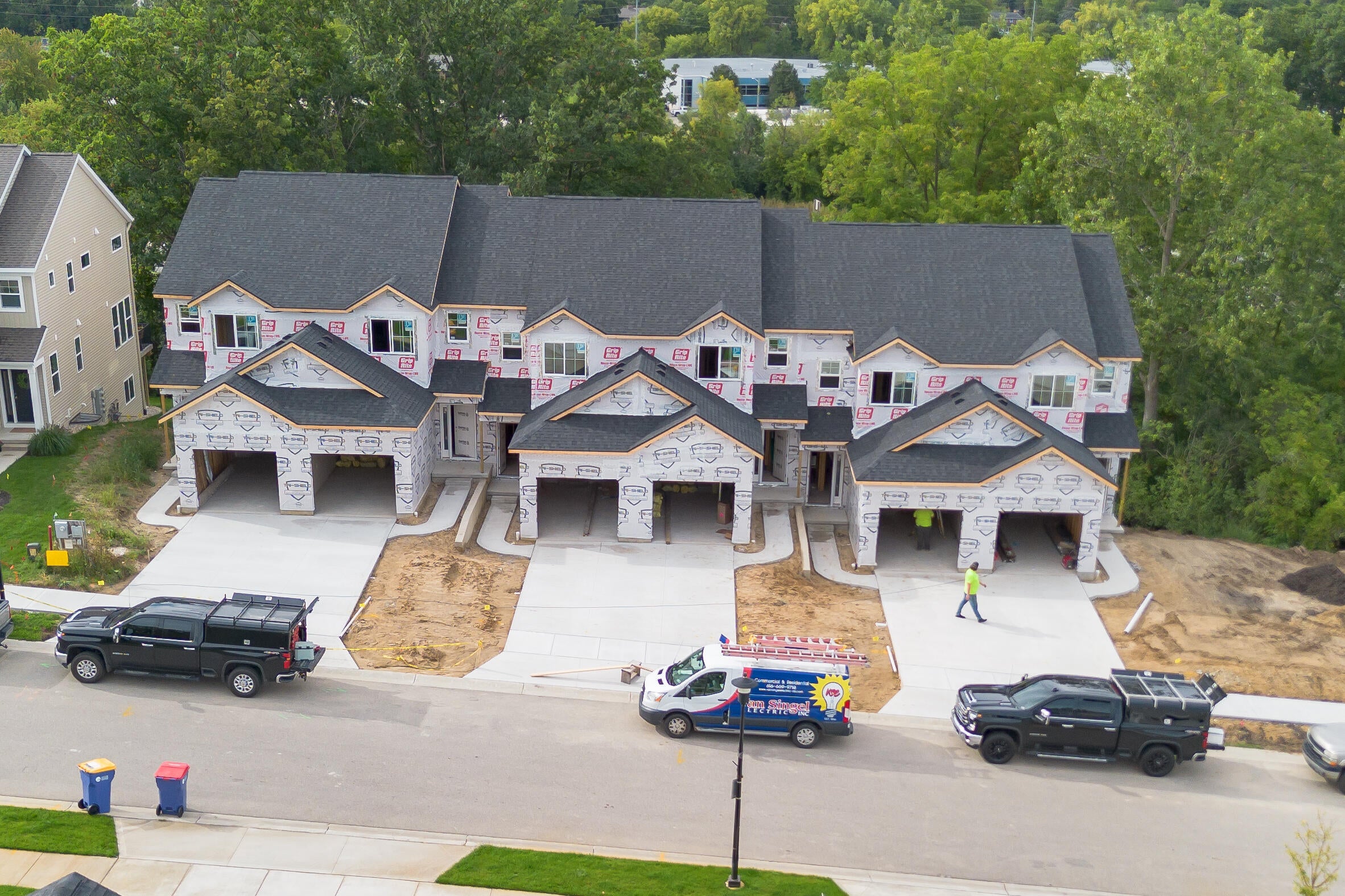 2240 Watertown Way NE