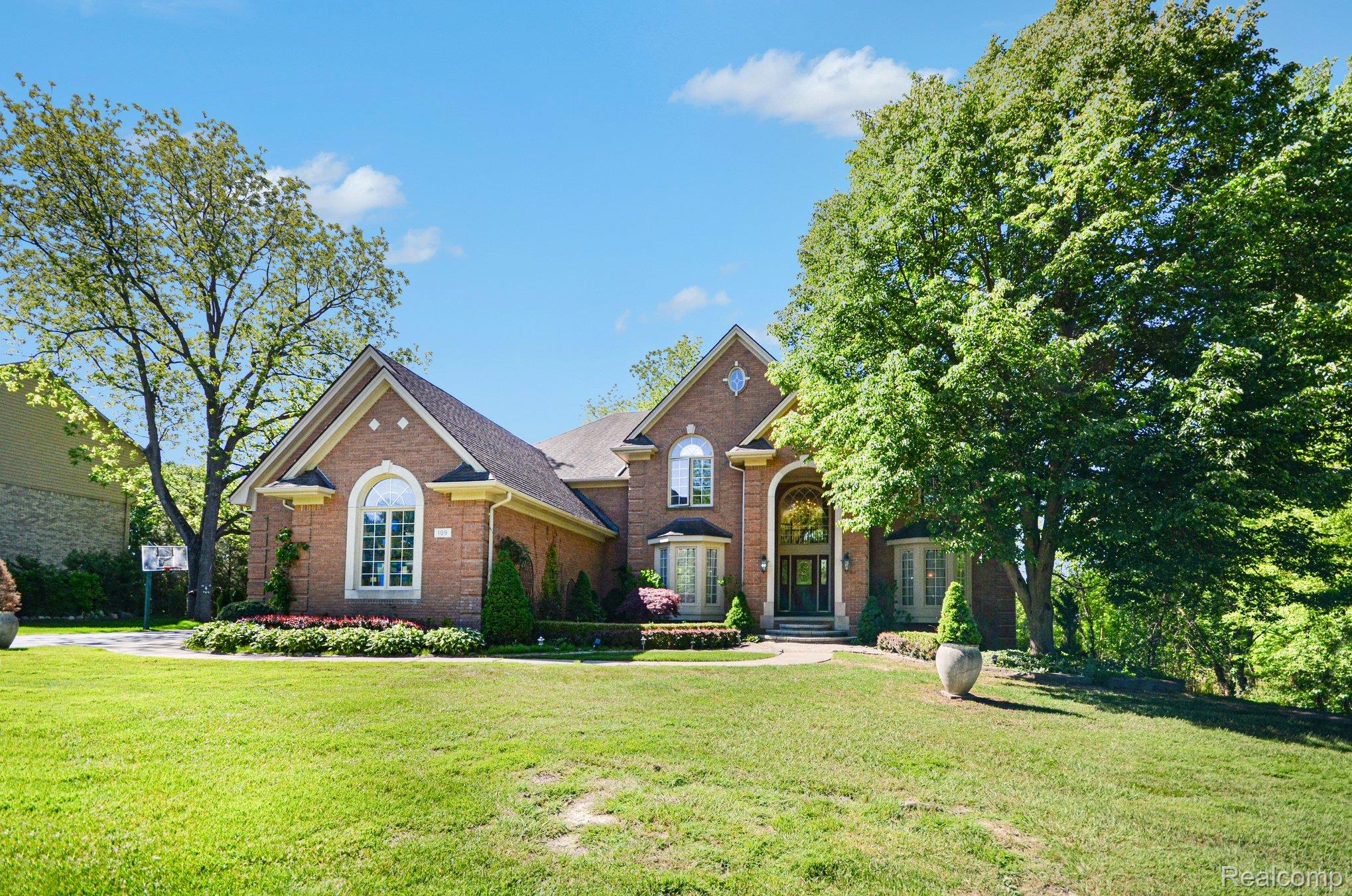 109 W Knorrwood Drive
