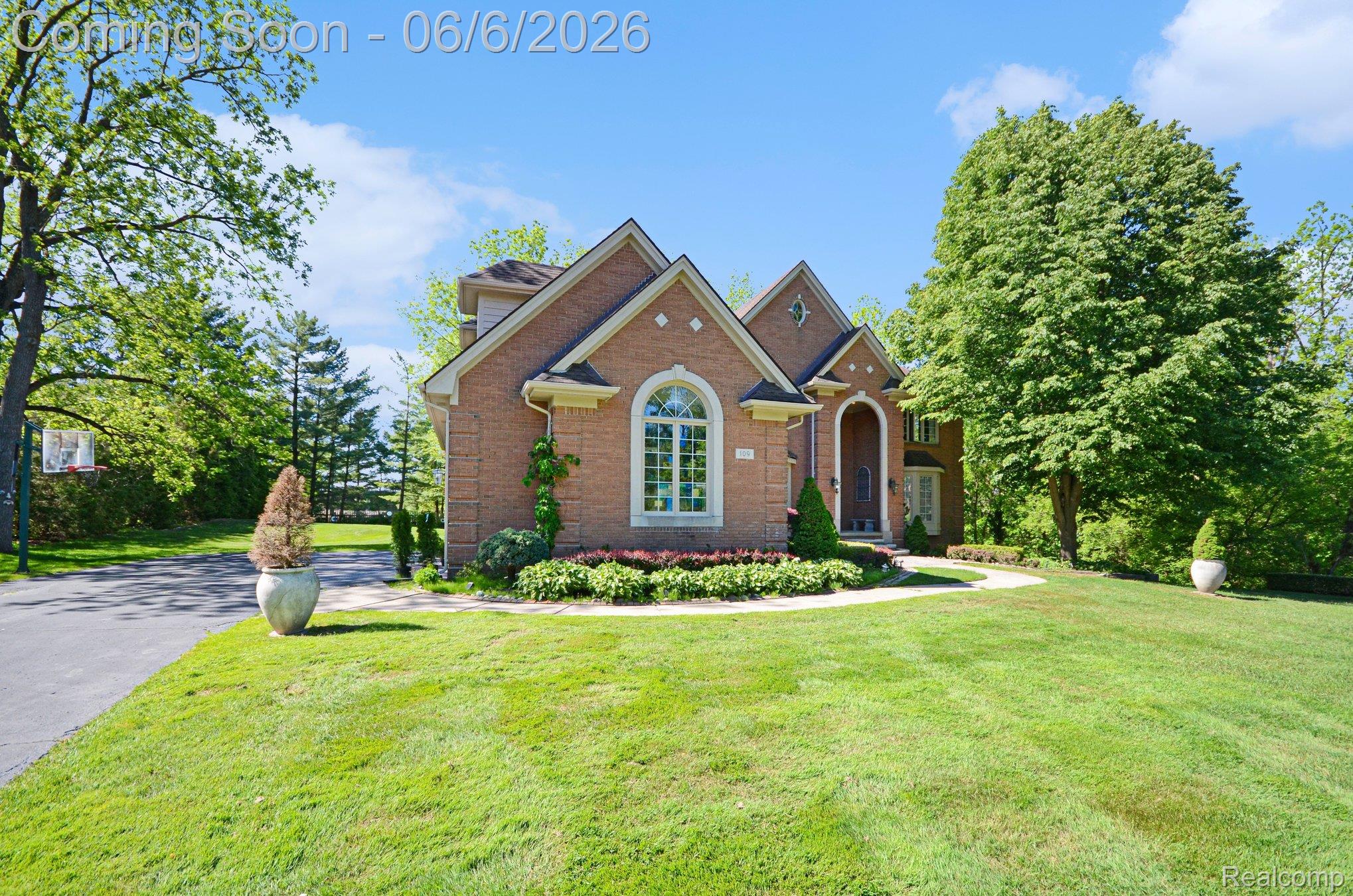 109 W Knorrwood Drive