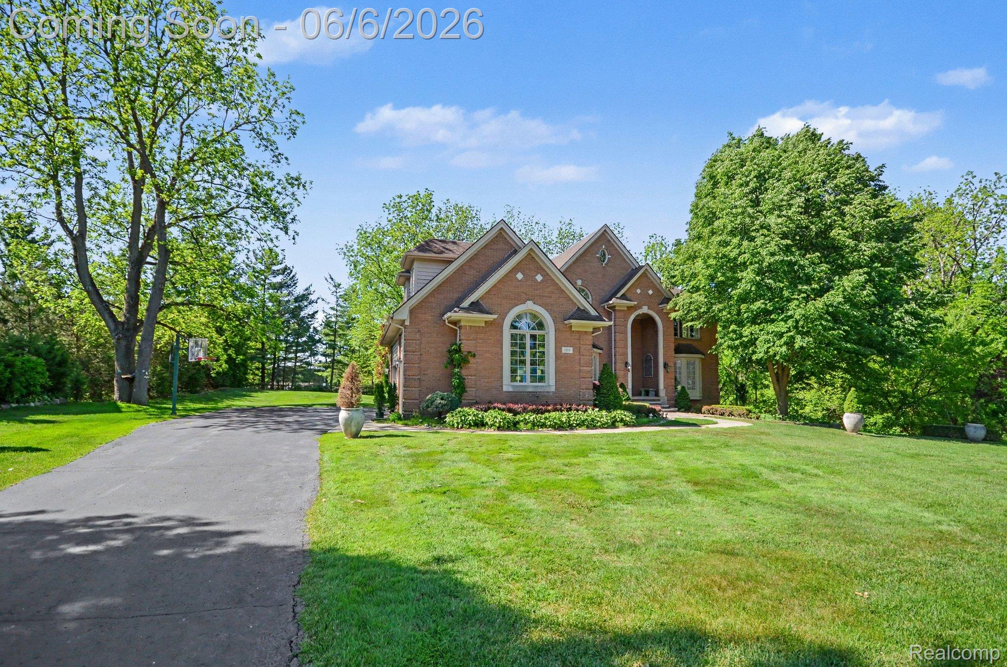 109 W Knorrwood Drive