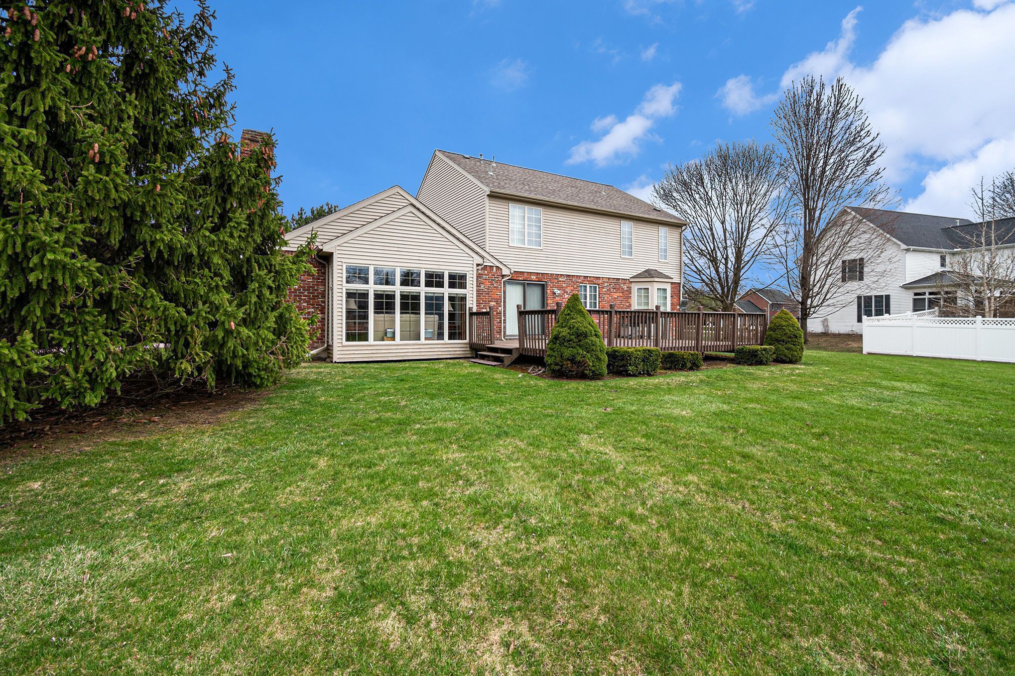 4600 WHITE TRILLIUM Drive S