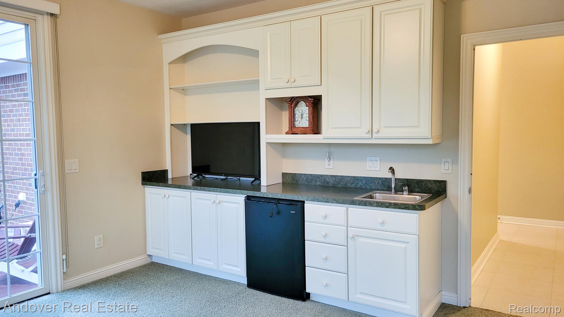 2004 TIMBERVIEW Drive