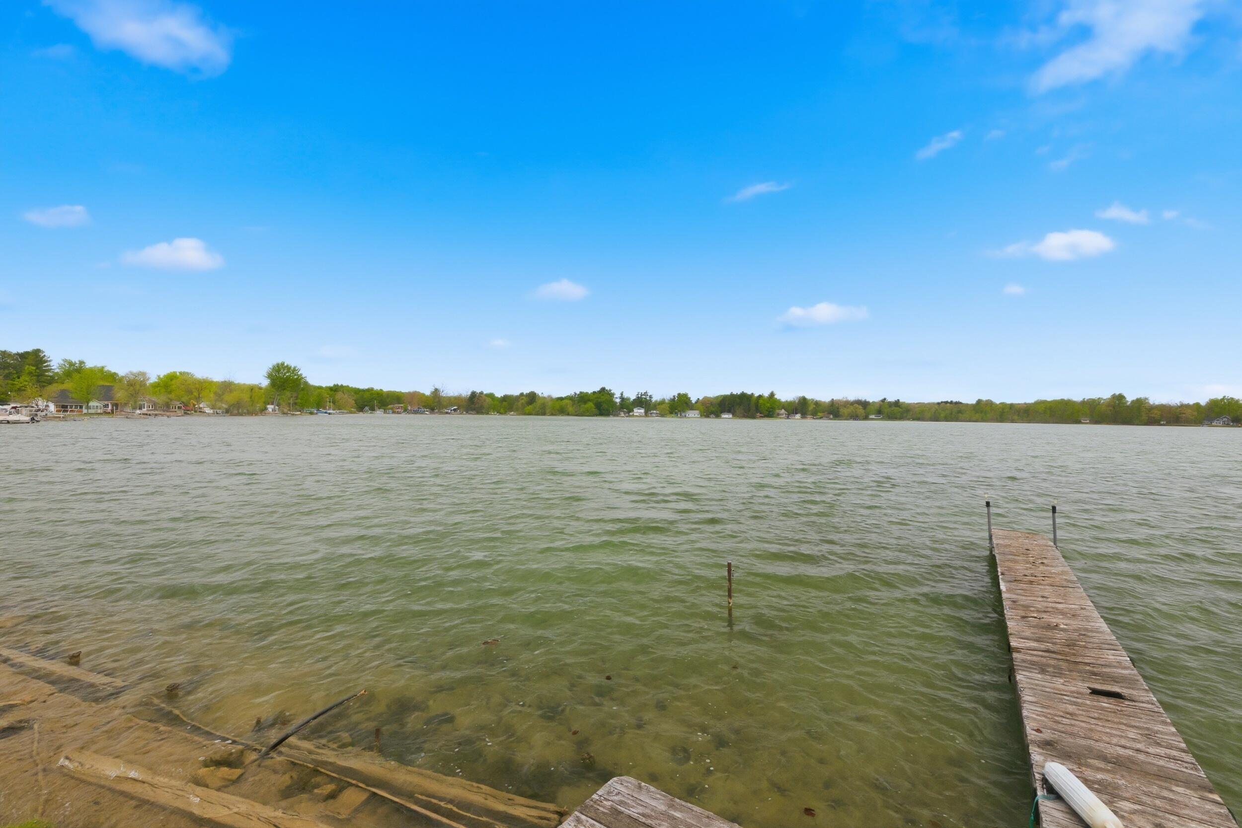 1196 Lakeview Drive